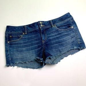 AE stretch jean shorts size 14